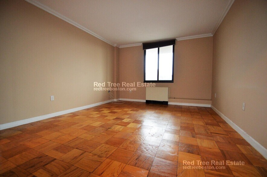 Building Photo - 30 Longwood Ave