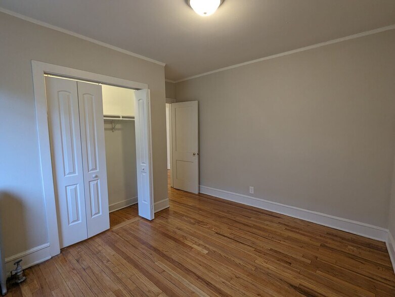 Building Photo - 2338 N Spaulding Ave