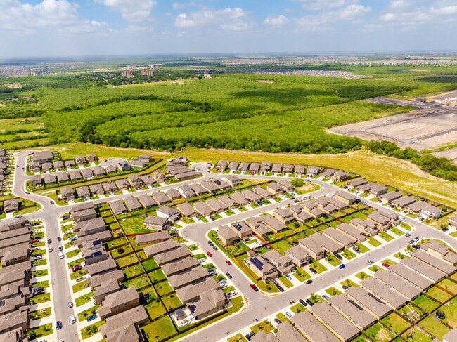 Building Photo - 3 Bedroom Rental in Convenient West San Antonio Location