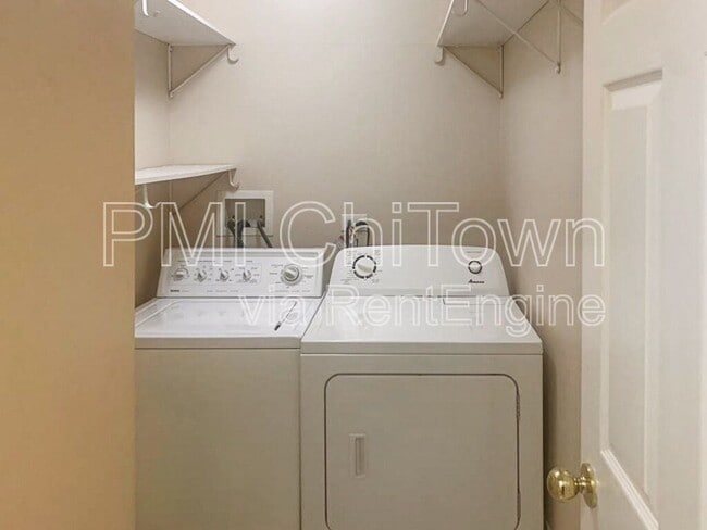 Building Photo - 2891 Belle Ln