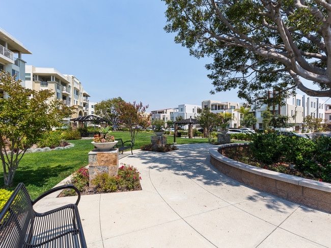 Building Photo - 5423 Ocean