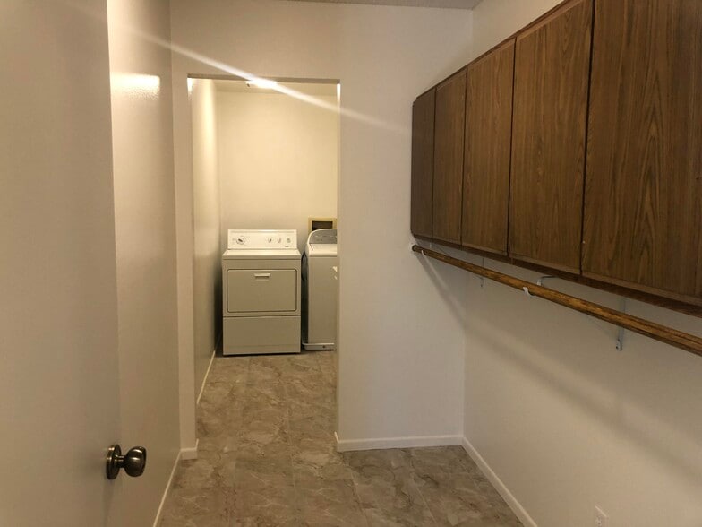 Building Photo - 147 Coventry Dr