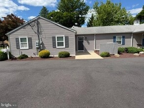 Building Photo - 2959 Quakerbridge Rd