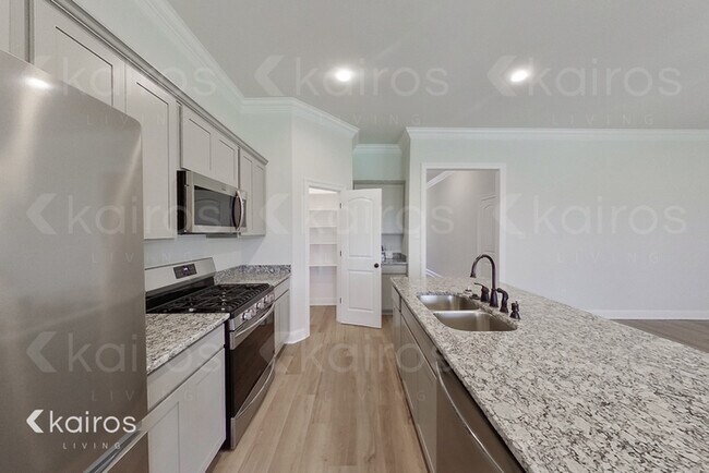 Building Photo - 103 Aubergine Ln.