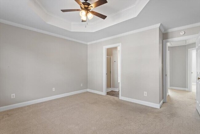 Building Photo - Spacious 4 Bedroom Raleigh Home - Fenced i...