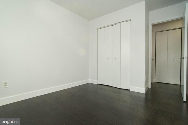 Building Photo - 3335 Oakshade Ct