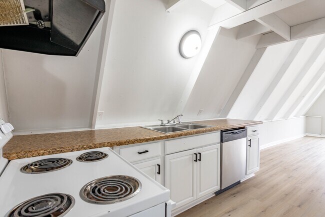 Building Photo - 90 Park St