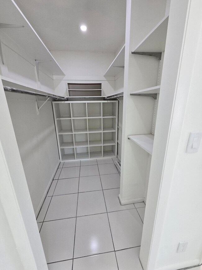 Building Photo - 3720 Morton Ave