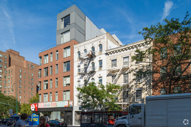 Building Photo - 220 Avenue A