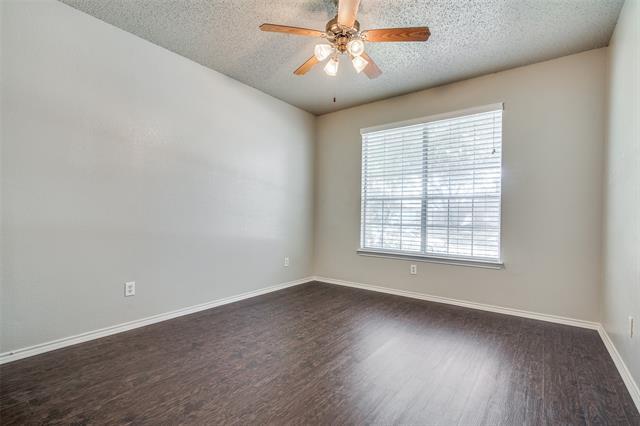 Building Photo - 1520 Eaglepoint Dr
