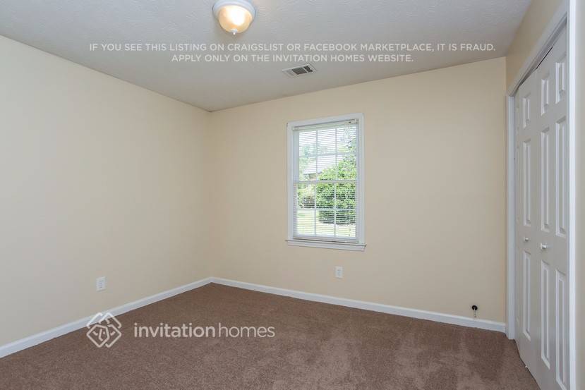 Building Photo - 2449 Windridge Dr NE