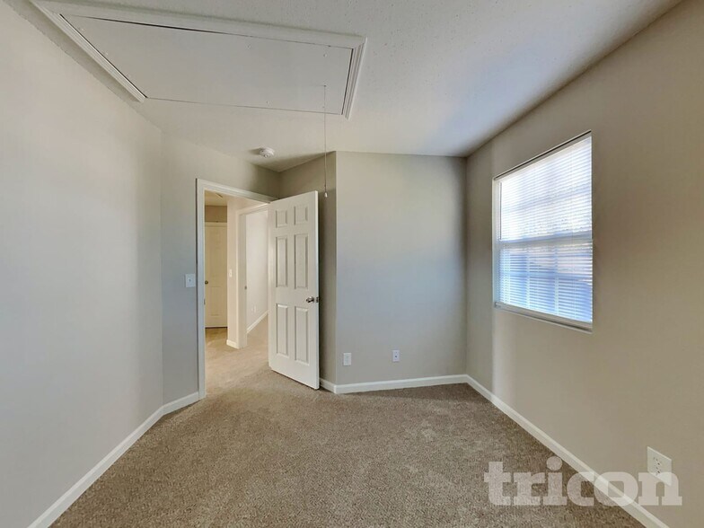 Building Photo - 685 Winners Point