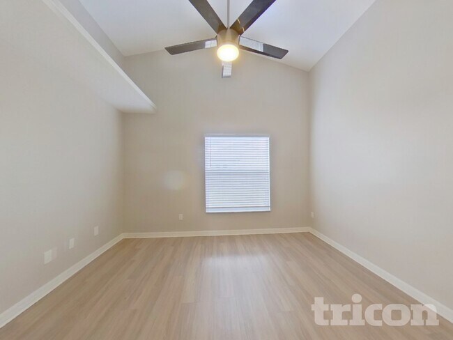 Building Photo - 8008 Elmstone Cir