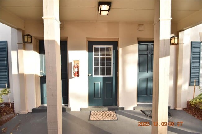 Building Photo - 3402 Latania Dr