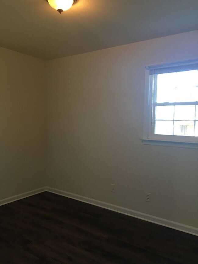 Building Photo - East Wendover Area 3 BR