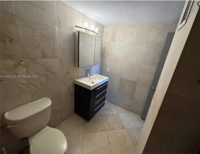 Building Photo - 5825 Collins Ave