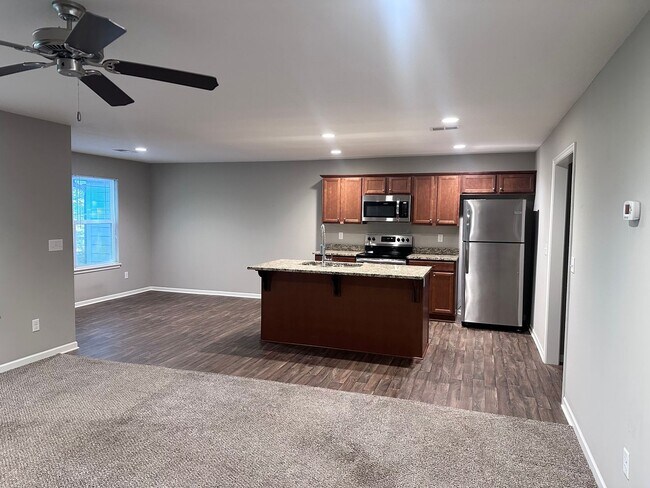 Building Photo - Single Level 2 Bed | 2 Bath | 2 Car Garage Attached Villa in Blue Springs