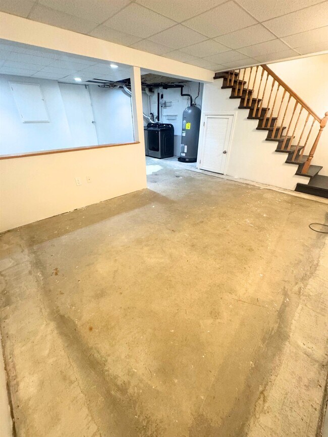 Building Photo - 842 Beech St