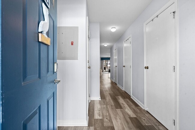 Building Photo - Fully Furnished W/ All Utilities Included!...