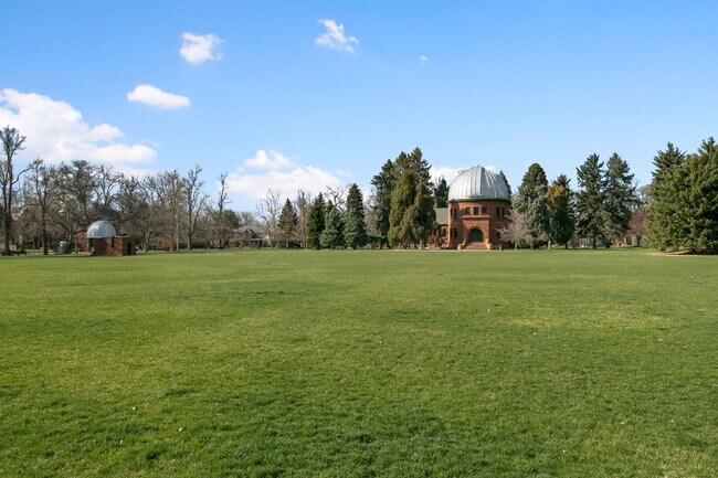 Building Photo - Great Property in the DU area!