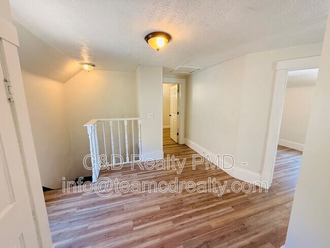 Building Photo - 1209 E 167th St