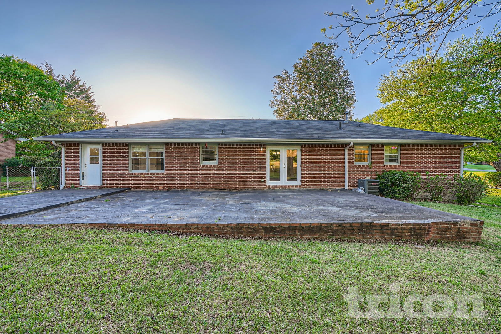 Building Photo - 2054 North Rd SW