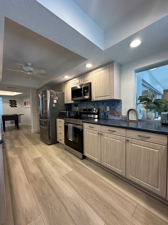 Building Photo - 2780 Landmark Dr