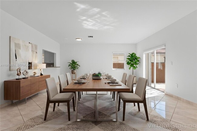 Building Photo - 2870 SW 21st St