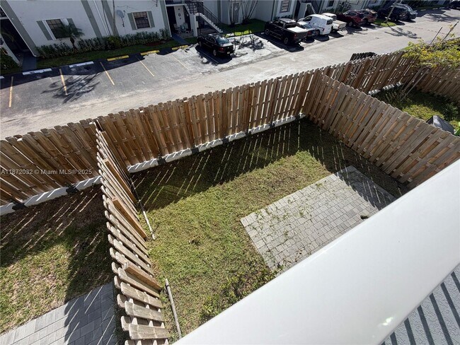 Building Photo - 1355 SE 7th Ter