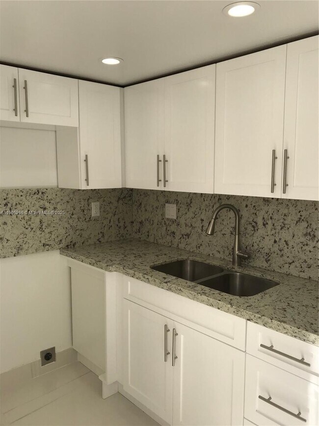 Primary Photo - 234 Antiquera Ave