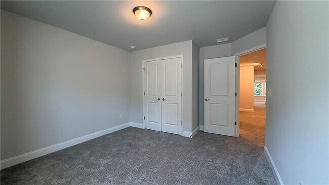 Building Photo - 3235 Cherry Dr