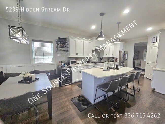 Building Photo - 5239 Hidden Stream Dr
