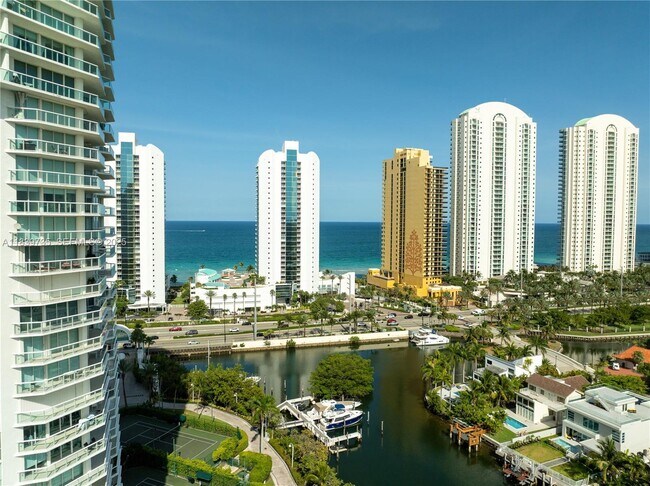 Building Photo - 16500 Collins Ave
