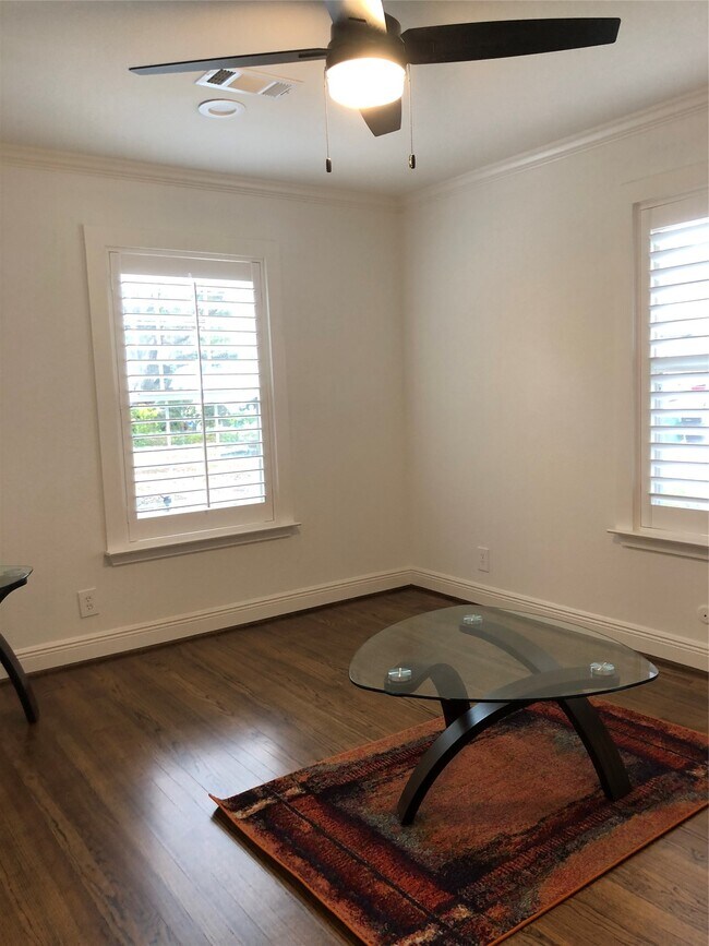 Building Photo - 1346 Chantilly Ln