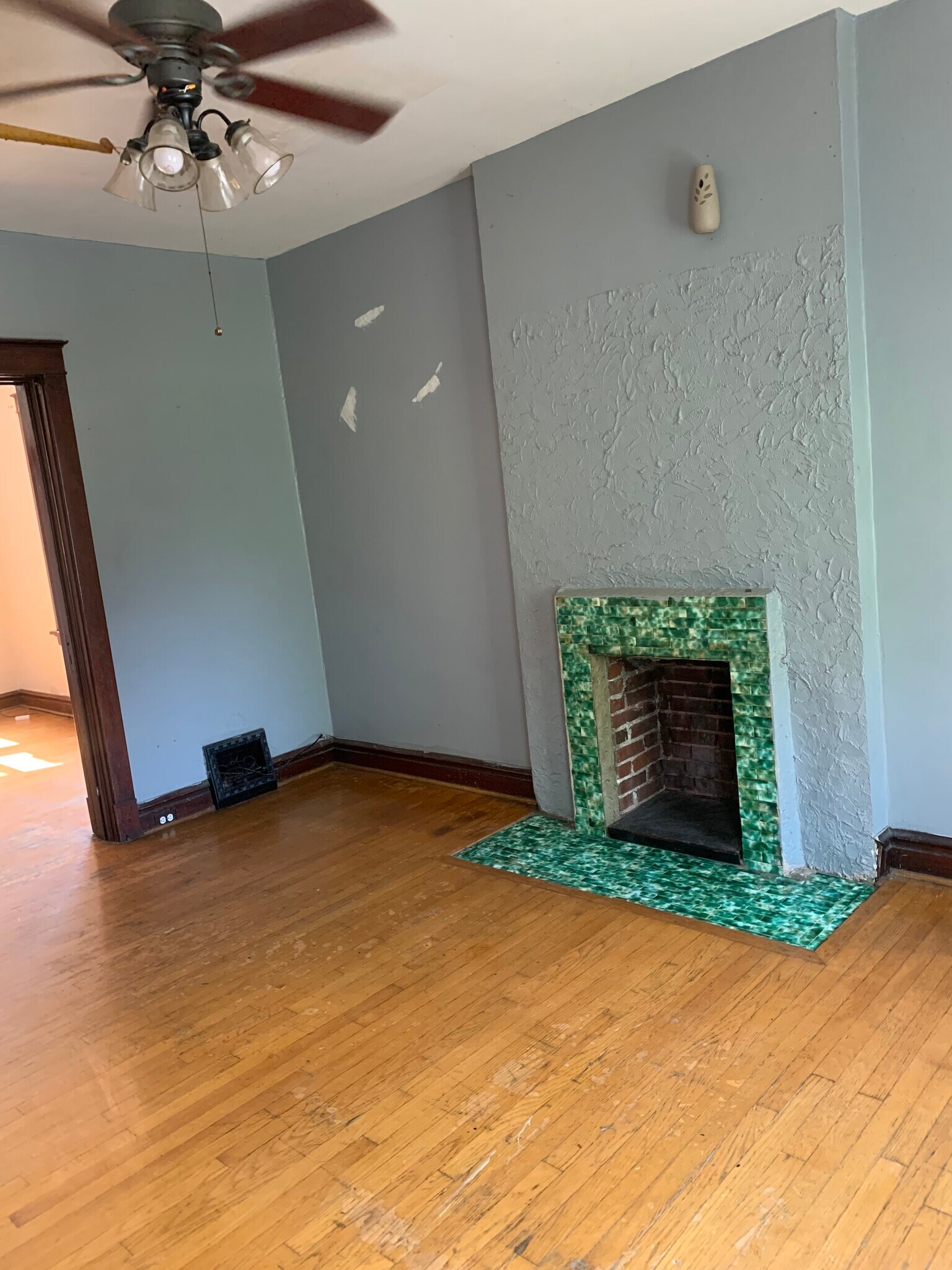 Living Room (Pic 1) - 4658 Michigan Ave