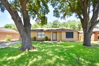 Building Photo - 105 Apache Cir