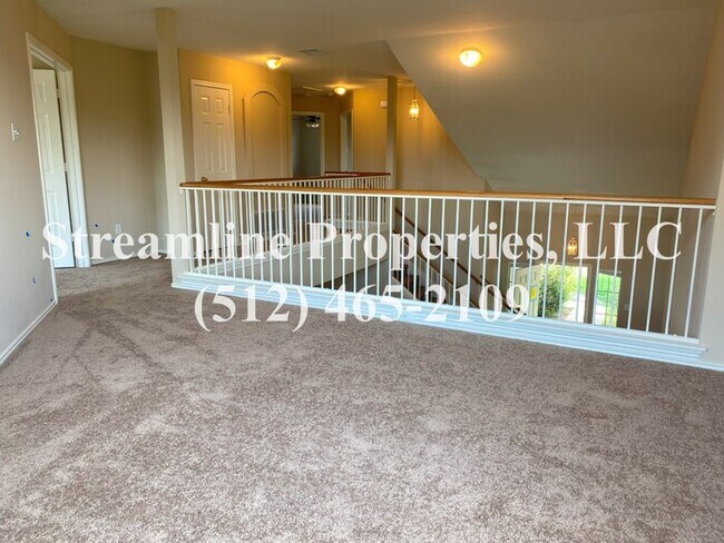 Building Photo - Beautiful 3 bedroom, 3 bathroom and study ...