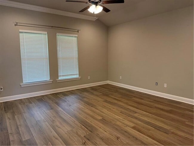 Building Photo - 557 Claiborne Trails Dr