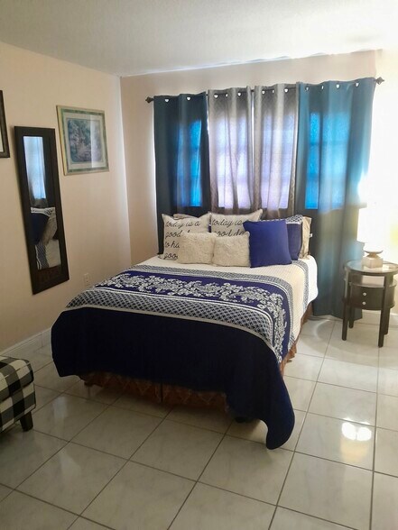 Building Photo - 2551 NW 41st Ave