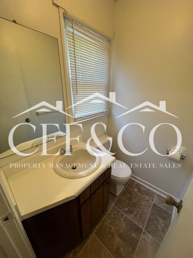 Building Photo - Spacious 2-Bedroom, 1.5-Bath Townhome in S...