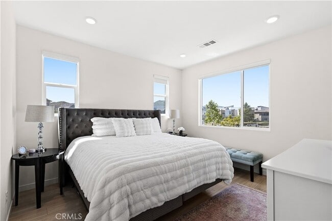 Building Photo - 27553 Sanctuary Ct