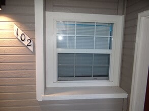 Building Photo - 1 bed 1 bath condo with 650 sf. off Jewell and Sheridan