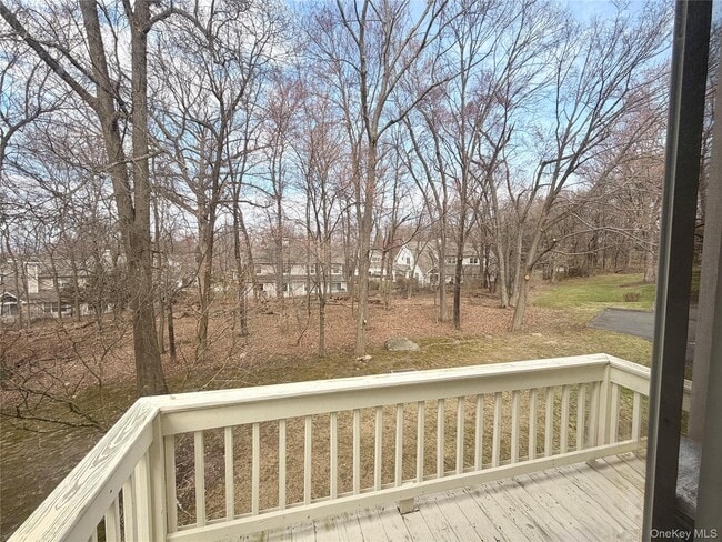 Building Photo - 15 Bayberry Dr