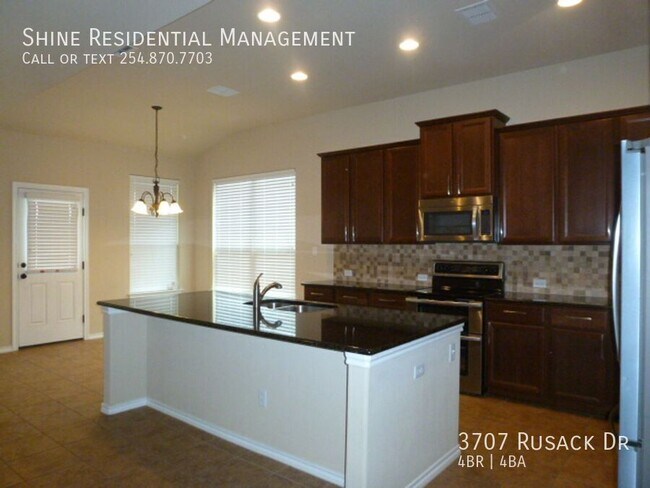 Building Photo - 3707 Rusack Dr
