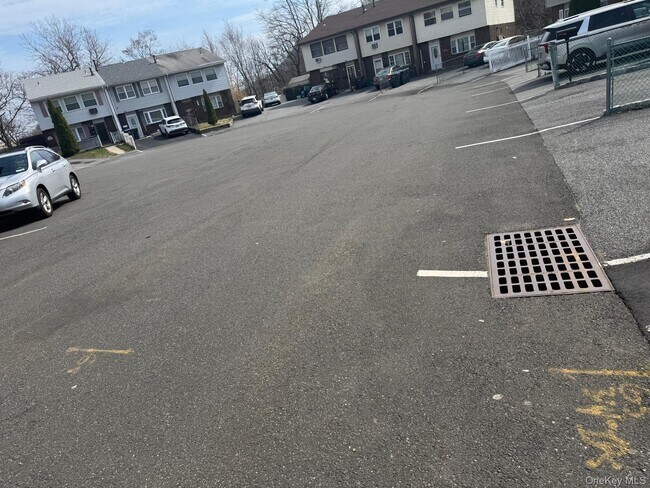 Building Photo - 126 Roosevelt Dr