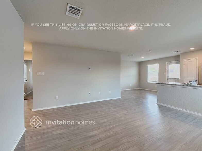 Building Photo - 3342 Kornberg Dr