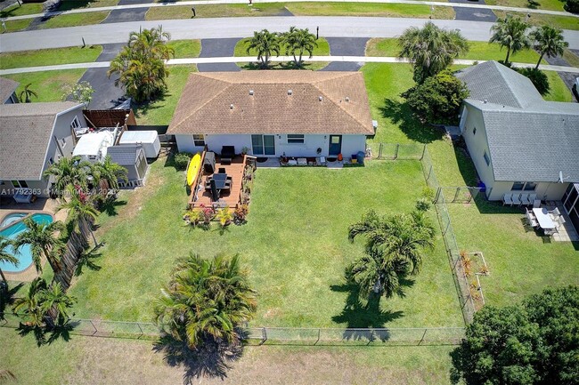 Building Photo - 19445 Carolina Cir