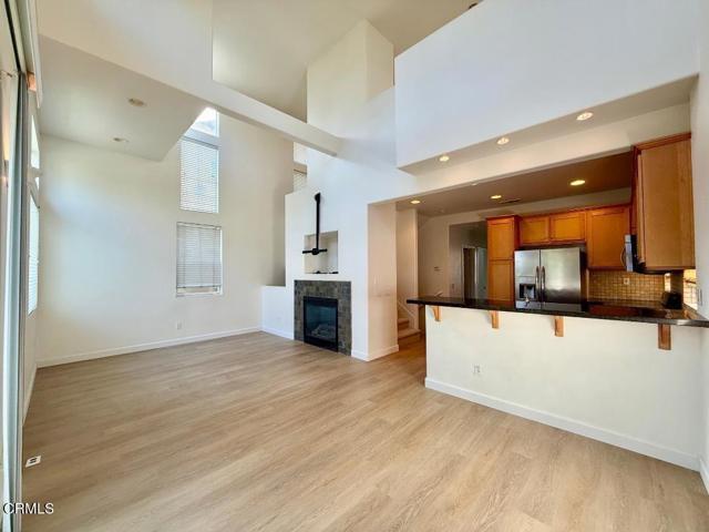 Building Photo - 533 E Port Hueneme Rd