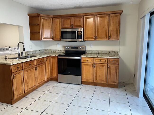 Building Photo - 3094 Bermwood Ln