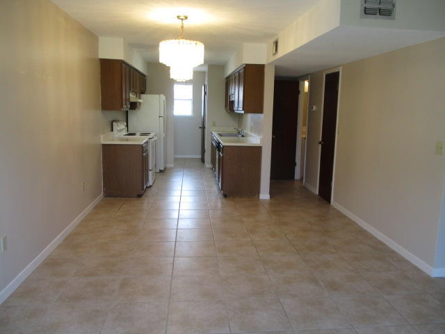 Building Photo - 206 Ann Cir